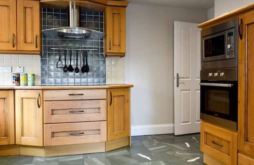 Backbarrow Casa | Detached lakeland cottage, with private hot tub and leisure facilities, pool