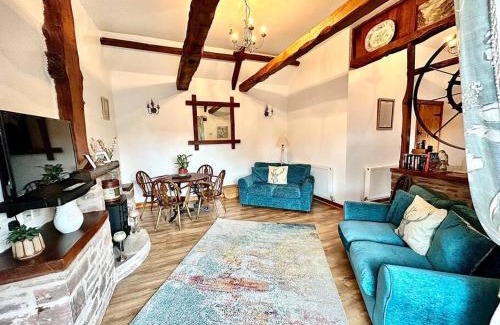 Usk Casa | Detached ONE LEVEL stone barn (Rowan Cottage)