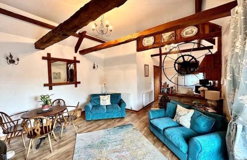 Usk Casa | Detached ONE LEVEL stone barn (Rowan Cottage)