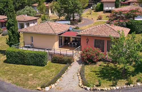 Quillan Villa | Unabhängige Villa, 2 Bäder + Klimaanlage 7 Personen