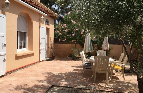 Sanary-sur-Mer Villa | Detached villa in residential area, beach and shops nearby