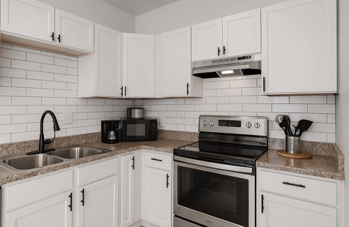 Detroit Casa | Detroit 4BR Home | Bathtub and Pet Friendly Stay