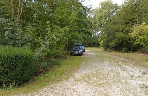 Florennes Casa | Deux étangs poissonneux au milieu des bois avec gîte moderne, la halte des deux lacs