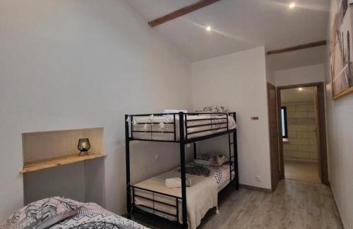 Saint-Julien-Molin-Molette Casa | Deux gîtes confortables avec terrasse et Wi-Fi en pleine campagne - FR-1-496-334