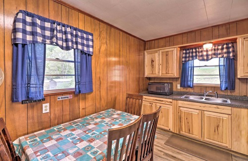 Greers Ferry Cabina | ¡NUEVO! Cabina w / muelle y resbalón de barco en Greers Ferry Lake
