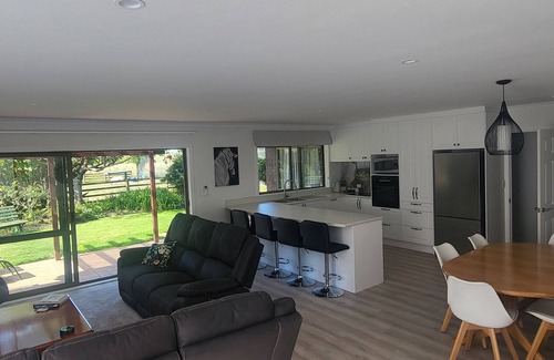 Whakatu Cabaña | Dewdrop Cottage - paz, comodidad, conveniencia