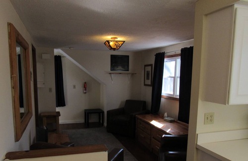 Wading River Casa | DeWolfe Hall West Apartment with access to LI Sound
