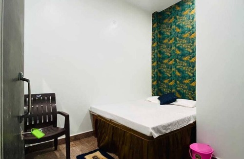 Varanasi Casa | Dhanwantri Niwas Guest House By GRB