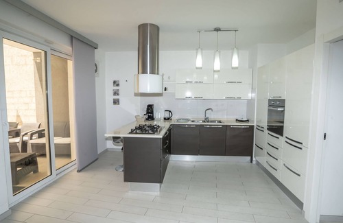 Rosolini Apartamento | Diamante Scirocco Holiday House with Heated Pool