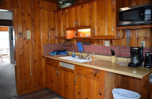 Cassopolis Cabaña | Diamond Lake Island Cottage