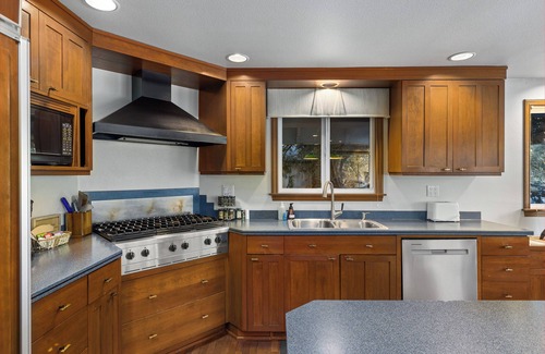 Skykomish Cabina | Alojamiento tranquilo y privado con increíbles vistas al río y la montaña, bañera de hidromasaje, WiFi