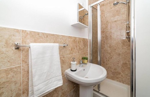 Harlesden Hotel | Diana Hotel