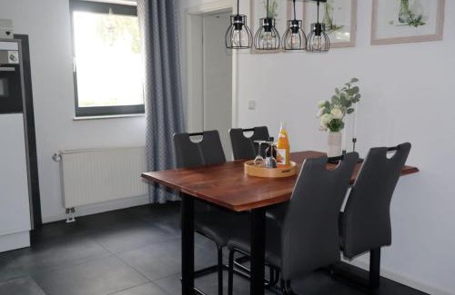 Reichswalde Apartamento | Die Idyllische - Ferienwohnung mit Garten und Sauna