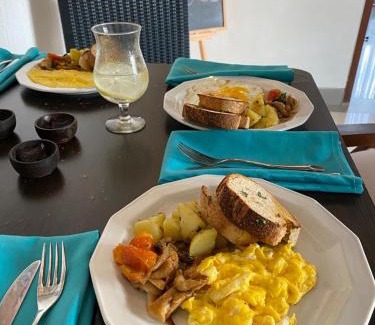 By Pass Ngurah Rai Cama Y Desayuno | Dim House Jimbaran
