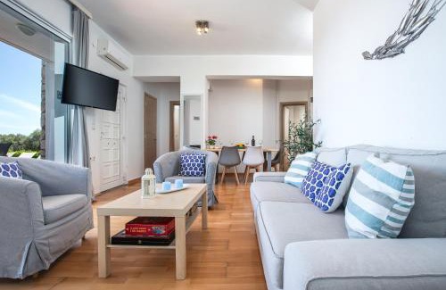 Daratsos Casa | DIMITRA apartment with private pool and sea view -the ground floor of a two storey building