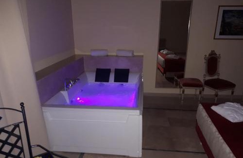 Lecce Historic Center Cama Y Desayuno | Dimora Charleston Lecce parcheggio privato in loco gratis