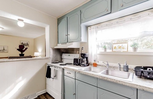 West Columbia Casa | Dine Outside! Patio & Grill - Adorable on Taylor