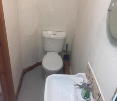 Llanrhaeadr-ym-Mochnant Apartamento | Dine & Rest, 1 bedroom apartment at little India