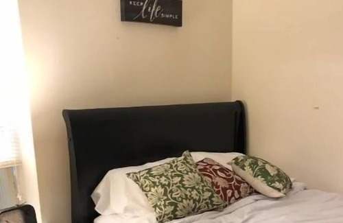 Norwich Apartamento | Dinners on us! Above pub mins to casinos. Unit 3