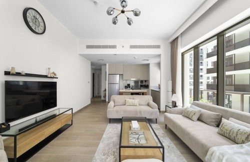 Madinat Zayed Apartamento | Direct Access to Beach | Bills Included | Furnished