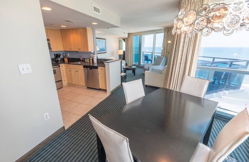 Downtown Myrtle Beach Condominio | Direct Ocean and City Views, Corner Suite, Pools!