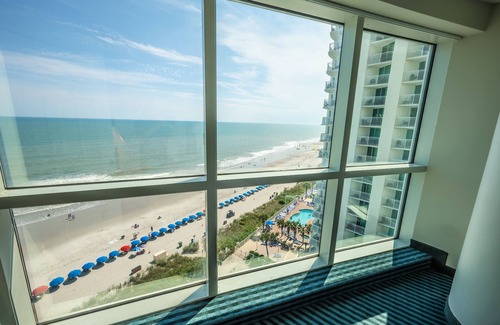 Downtown Myrtle Beach Condominio | Direct Ocean and City Views, Corner Suite, Pools!