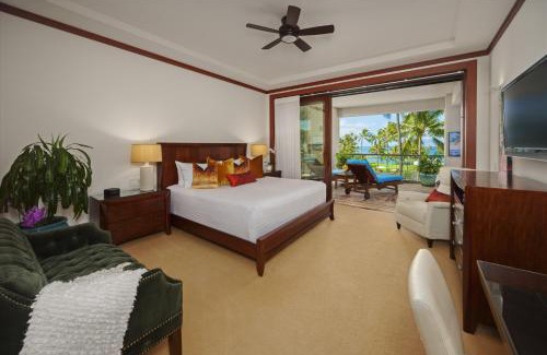 Montage Kapalua Bay Villa | Direct Ocean Front View Beautiful Decor Free Spa Montage Access Sleeps 8