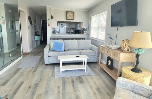 Ash Condominio | Direct OCEANFRONT View- Ocean Pier1 -2-bd/2 bath N. Myrtle Beach, Windy Hill!