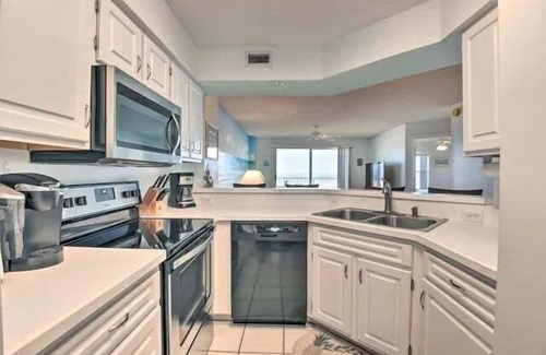 Seawinds Condo Condominio | Direct oceanfront Ormond Beach condo with private balcony, heated pool and garage
