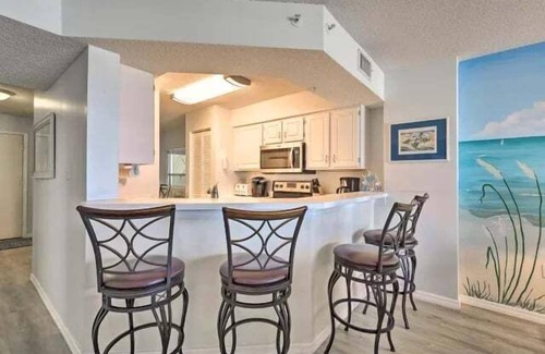 Seawinds Condo Condominio | Direct oceanfront Ormond Beach condo with private balcony, heated pool and garage
