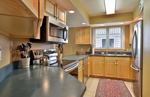 Ludlow Apartamento | Direct Ski Access from this Solitude Condo at Okemo