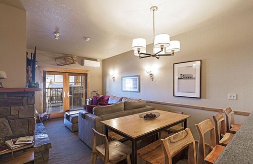 Whitefish Condominio | Direct Ski in and Ski out!! 2 bedroom/1 bath Morning Eagle ski in/out!!