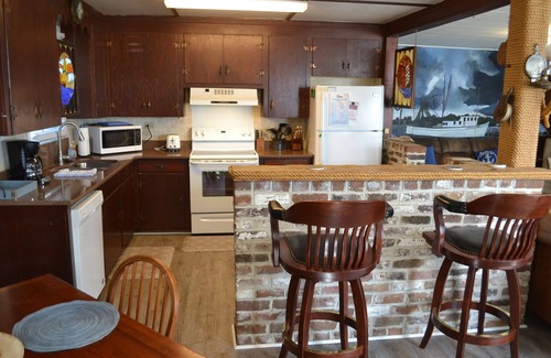 Sunbury Cabaña | Frente directa w / muelle privado! Casa del pescador en Sunbury-cerca de Savannah