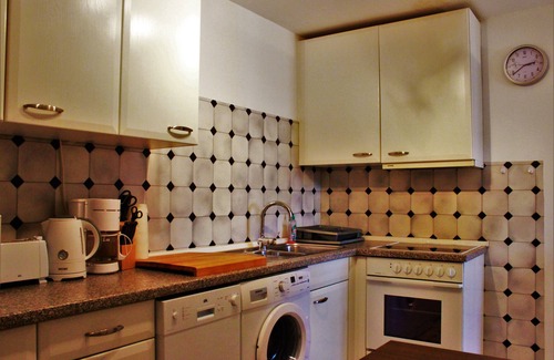 Weststadt Apartamento | Justo en el centro, 64m², con balcón. Baño recién reformado!