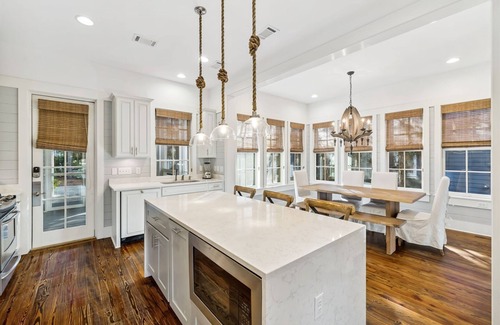 Watercolor Casa | Directly NEXT TO Camp WaterColor! 6-Seater LSV & 4 Bikes Included!