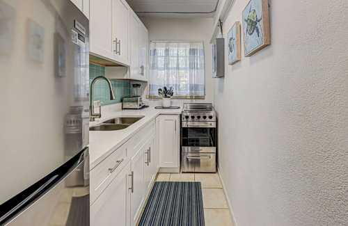 Golden Beach Condominio | Directly on the Gulf - Unit 7 - Studio - Ground Floor - Sleeps 2