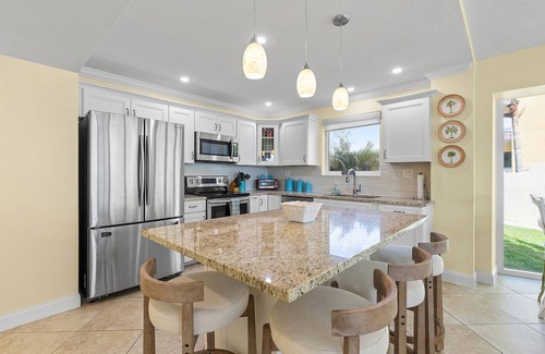 New Smyrna Beach Condominio | ☀️Discounted Rates | Oceanfront with Awesome Views | Golden Arms 101☀️