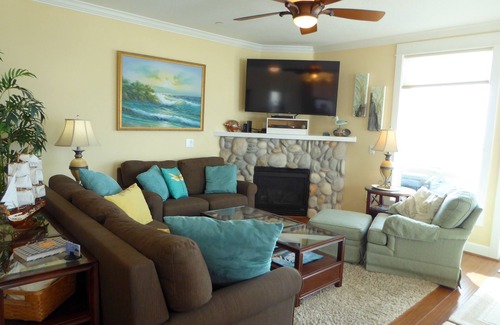 Lincoln City Condominio | Descuentos / Condominio de lujo / Piso superior frente al mar / Balcón Jacuzzi!