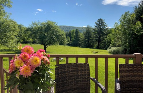 Lenox Dale Casa | Discover AppleCreek. Newly renovated, Views, 3 miles to Tanglewood. sleeps 10.