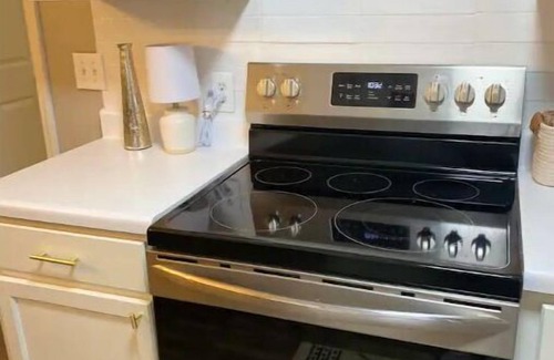 Starkville Apartamento | Discover Mississippi State U within 4 mins! Cozy 1-bedroom awaits.