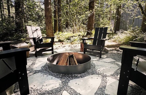 Skykomish Cabina | Discover Nature's Beauty at Foss Haus A-Frame Cabin: Hikes & River Access Await