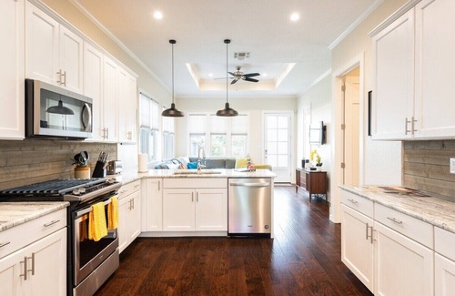 Near East Side Casa | Descubre el Riverwalk desde New Craftsman Home