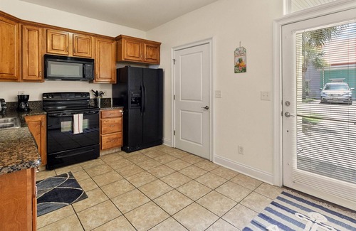 Sunset Pass Condominio | Discover Tranquility: Banana Bay Resort's Home Near All the Action!