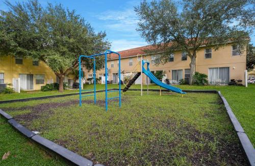 Crestwynd Bay Casa | Disney-area 4br Retreat Relax & Swim By The Pool