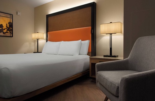 Bay Lake Hotel | Disney's Coronado Springs Resort