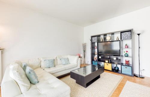 Maisons-Alfort Apartamento | Disponible - 5mn Paris - Gare à Pied - Jardin Terrasse - 6 pers - Centre Ville - Proche tous Commerces et transports - Wifi