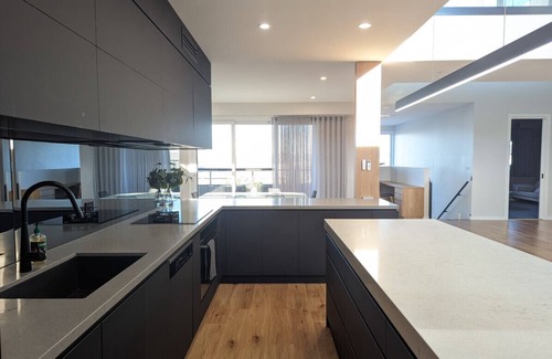 Denman Prospect Casa | Distinguished at Denman! Tesla charger included