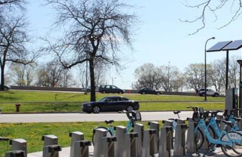 Wrightwood Neighbors Casa | Diversey #3 - Lincoln Park-Short walk to Wrigley, The Beach and Lincoln Park