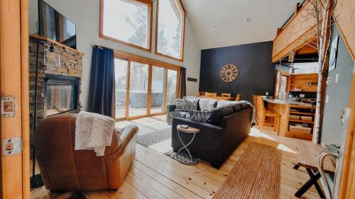 Lead Casa | Divided Sky Cabin