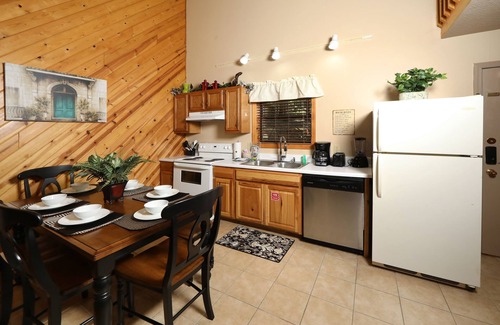 Gatlinburg Chalet De Esquí | Divine Escape - Two Bedroom Chalet